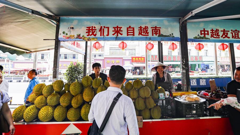 表现给了球